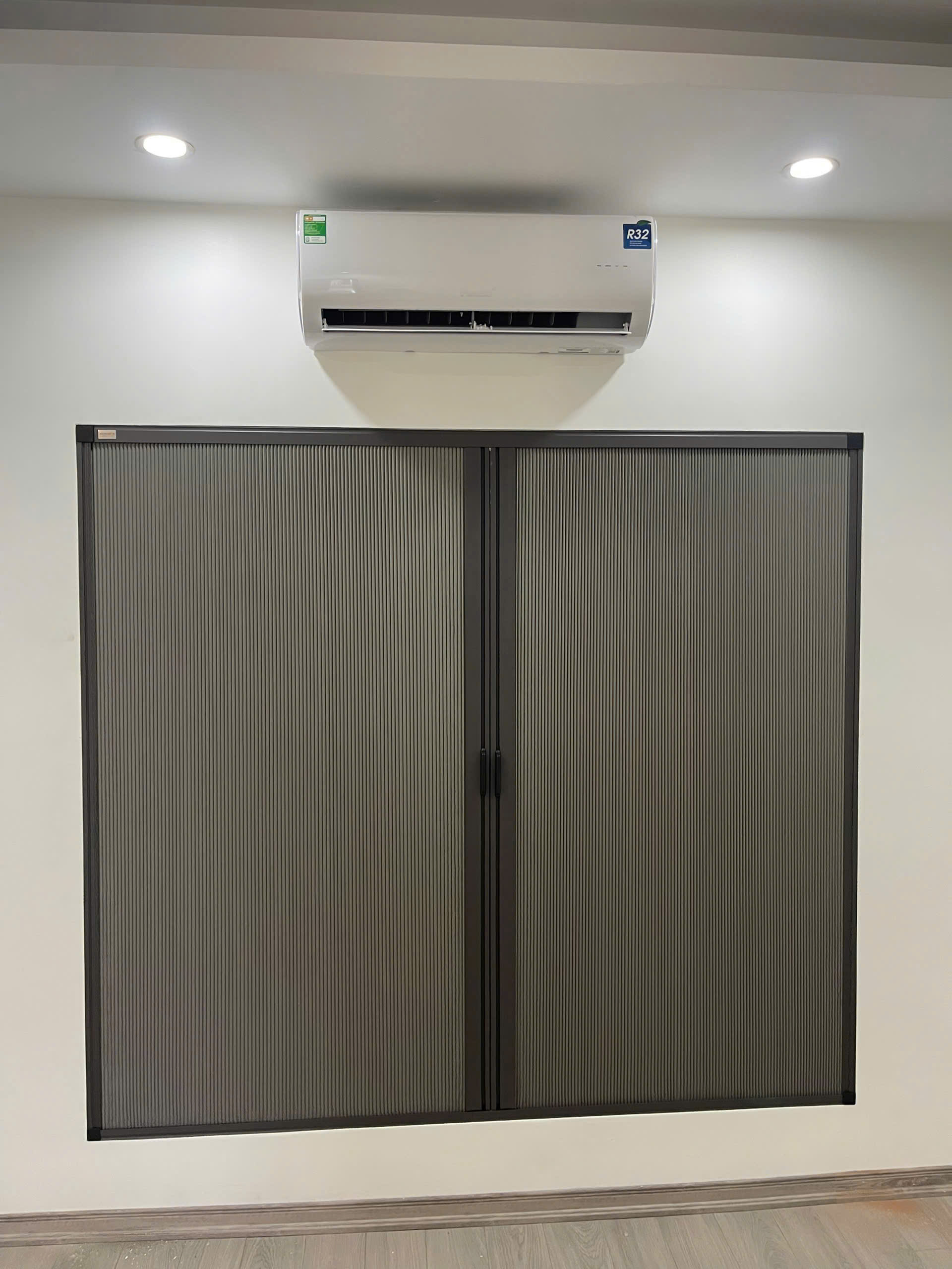 lắp đặt rèm tổ ong tại long biên
