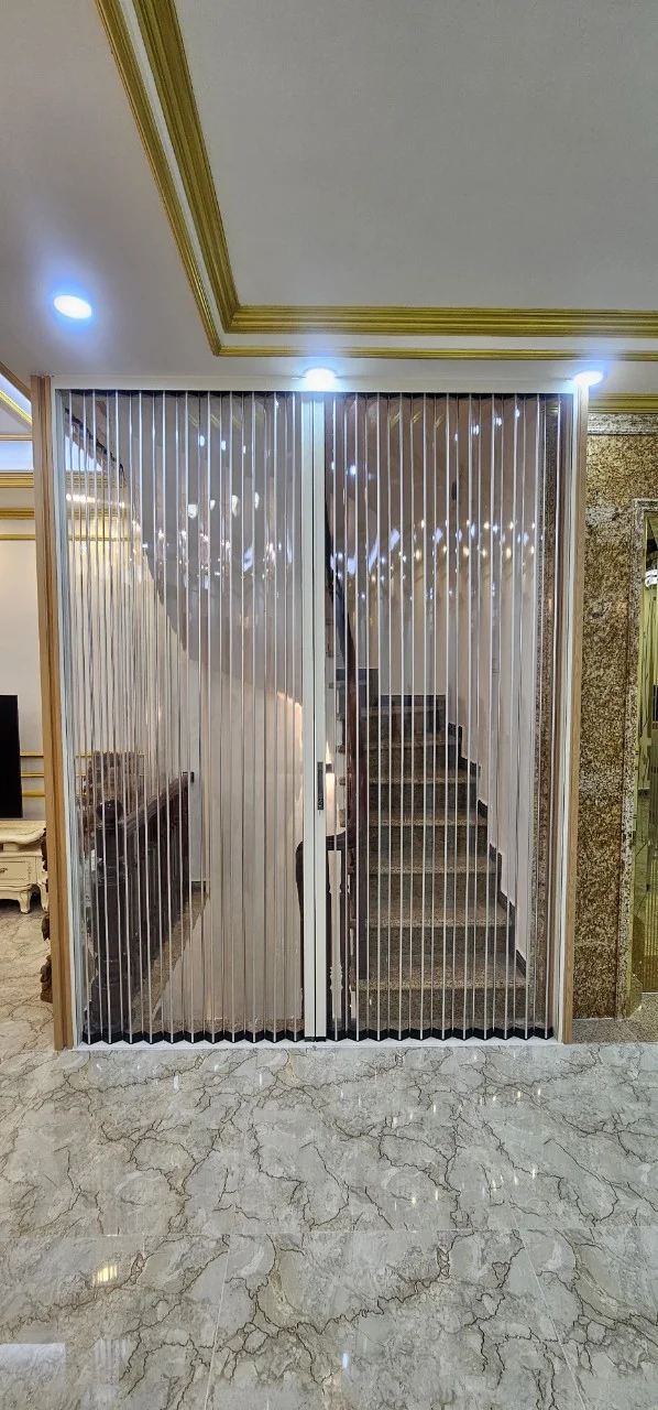 Lắp Cửa Xếp Lá Nhôm Chống Chuột Cho Nhà Ngõ Hẹp Tại Đống Đa