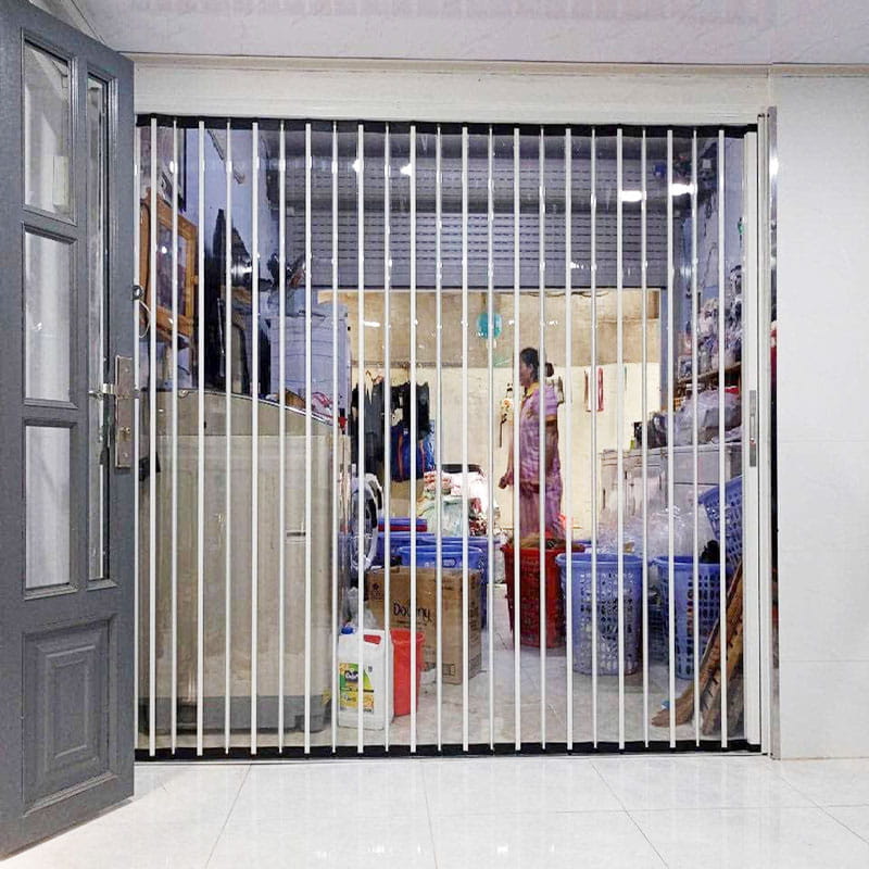 Rèm xếp nhựa trong suốt chia phòng khách