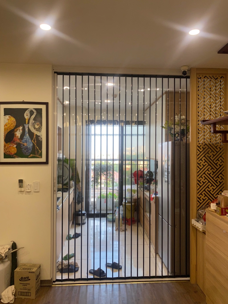 Cửa lùa xếp lá nhựa ngăn lạnh hiệu quả