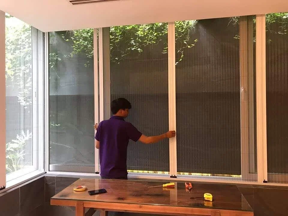 Cửa Lưới Chống Muỗi Tự Cuốn Là Gì? Giải Pháp 'Tàng Hình' Đỉnh Cao