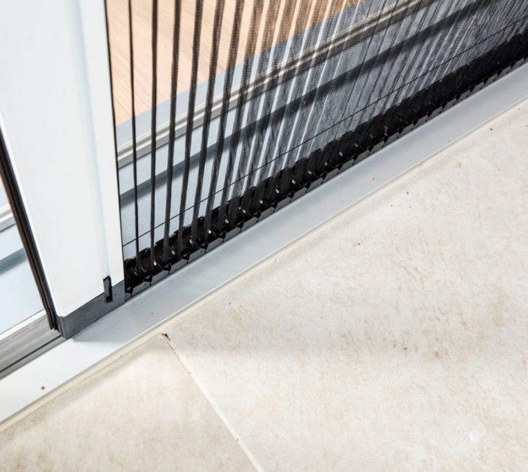 Thi Công Cửa Lưới Chống Muỗi Cho Biệt Thự Tây Hồ (Hệ Xếp Xích Cao Cấp)