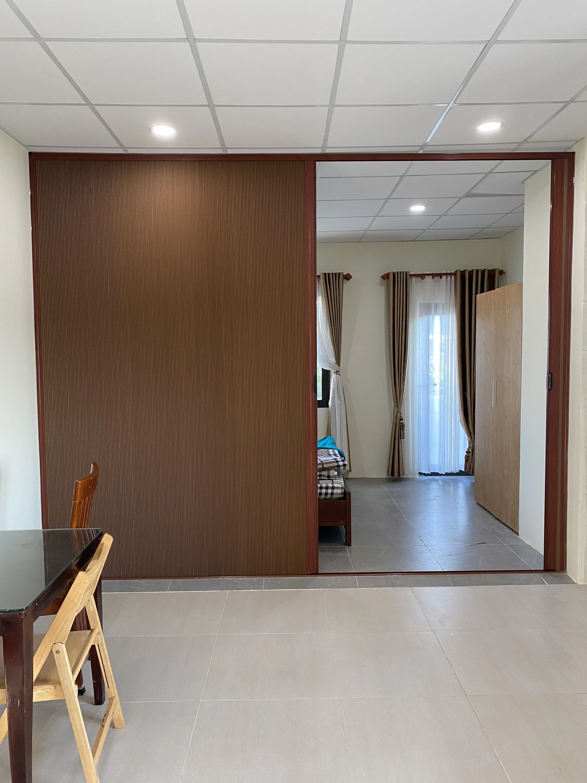 Vách ngăn phòng khách 2 cánh