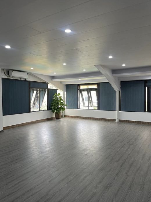 Rèm tổ ong trên kính