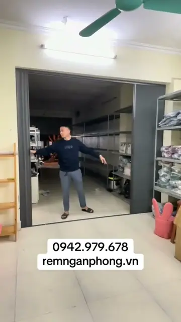 Khung hình video: Rèm tổ ong ngăn phòng