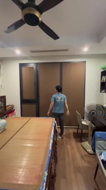 Khung hình video: Lắp đặt rèm tổ ong cản sáng cách nhiệt tại Royal City
